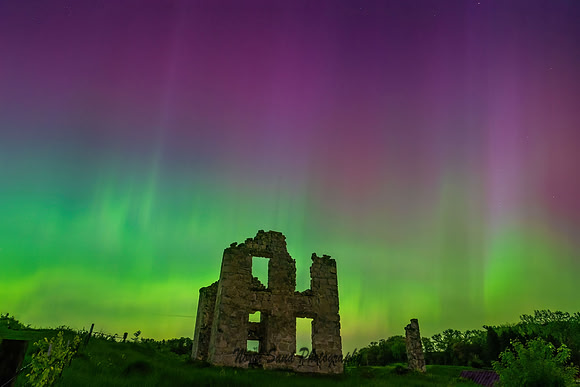 Aurora over Ruins I